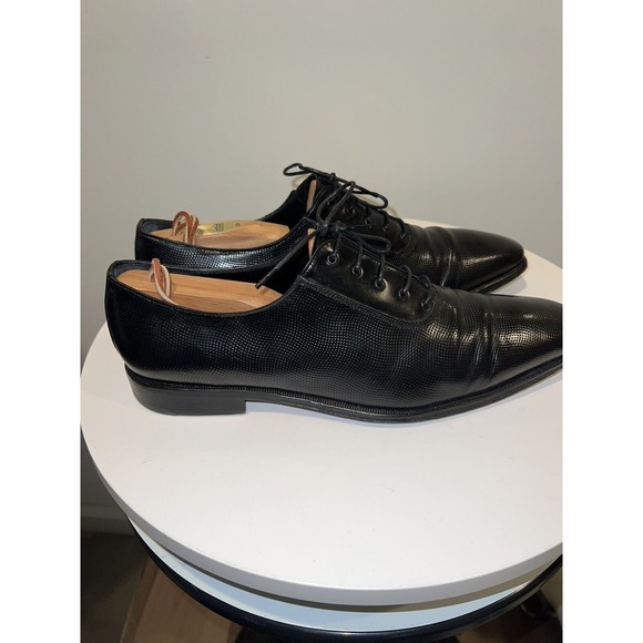 $850 SALVATORE FERRAGAMO - "FARNESE" Textured Black Oxfords - 9.5 D - Picture 5 of 10